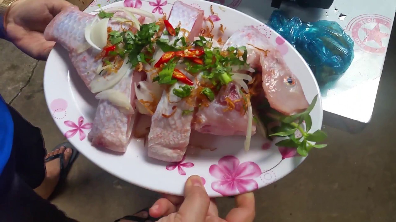 Cách nấu lẩu cá diêu hồng chua cay